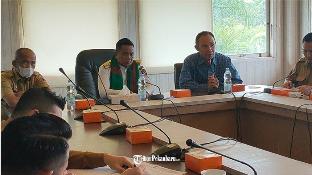 Bupati Pelalawan, Zukri dan GM Tri Firmanto MoU pembangunan Tugu Bono (foto/int)